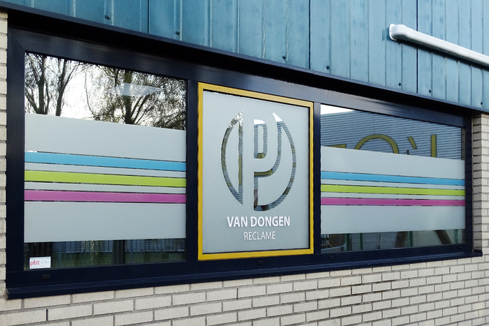 Raambelettering Van Dongen Reclame | Van Dongen Reclame